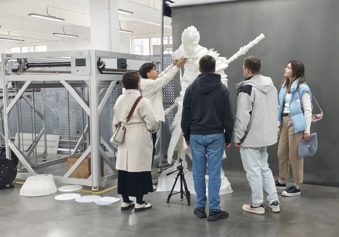 B站知名up主的选择：点维DMPro驱动美陈装饰升级